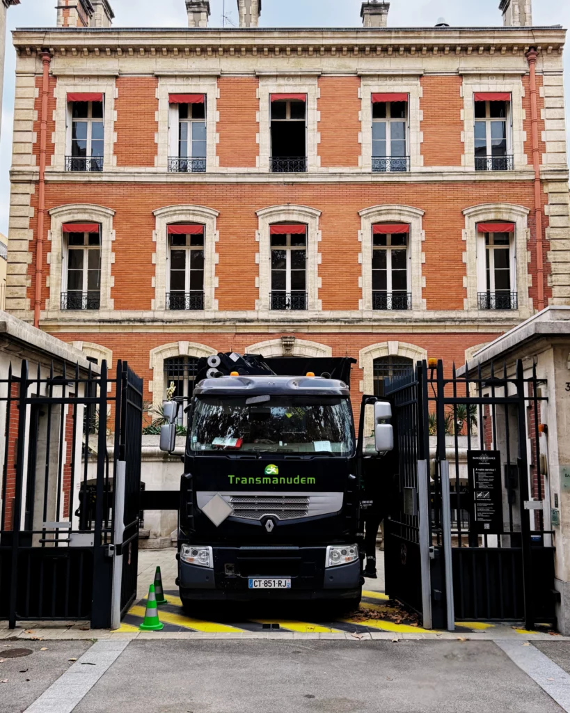 Stockage professionnel de palettes et équipements volumineux à Montpellier dans un entrepôt sécurisé