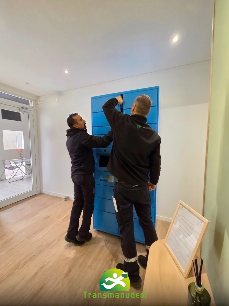 Manutention spécialisée pour l’installation d’un locker Mondial Relay en Occitanie
